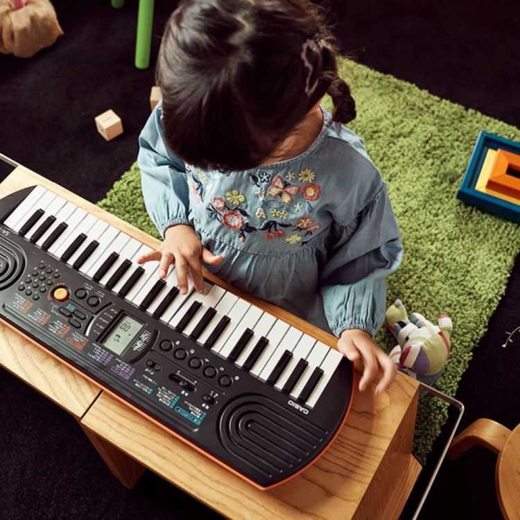 Teclado Infantil Casio SA-76 Preto com Laranja 44 Teclas