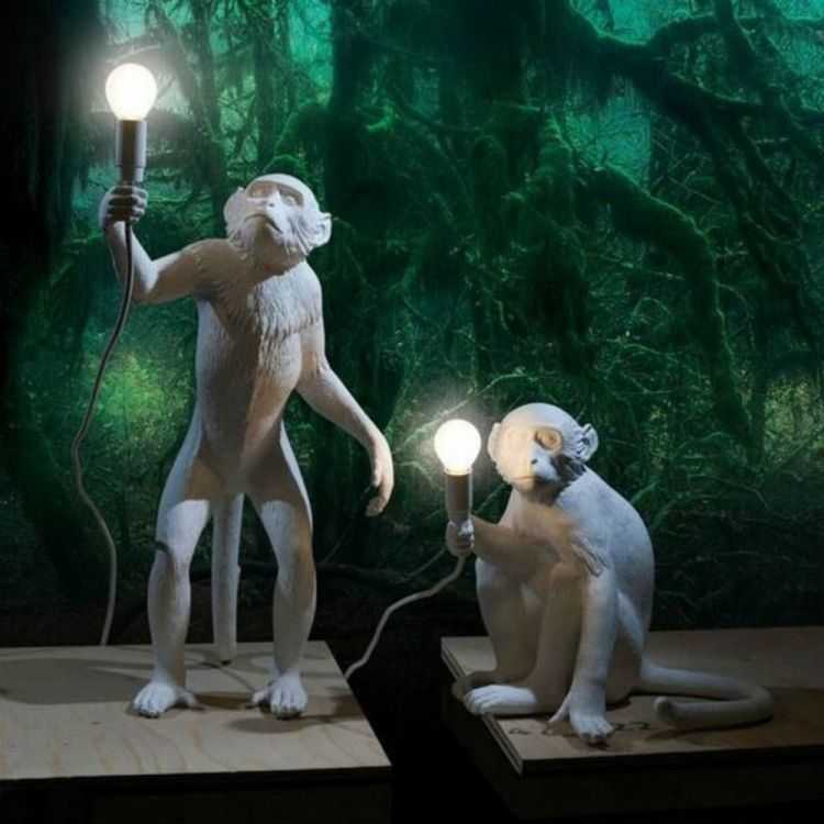 Luminaria macaco sentado branco – Saari Design